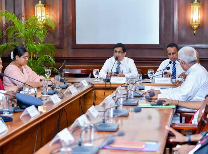 Secretary to the President Meets Members of Bauddhaloka Vesak Committee